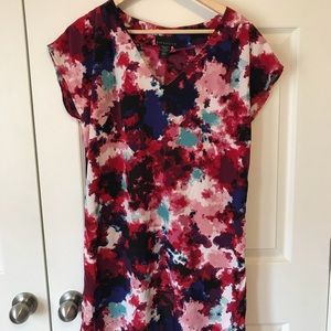 Gorgeous, brightly colored, shift dress